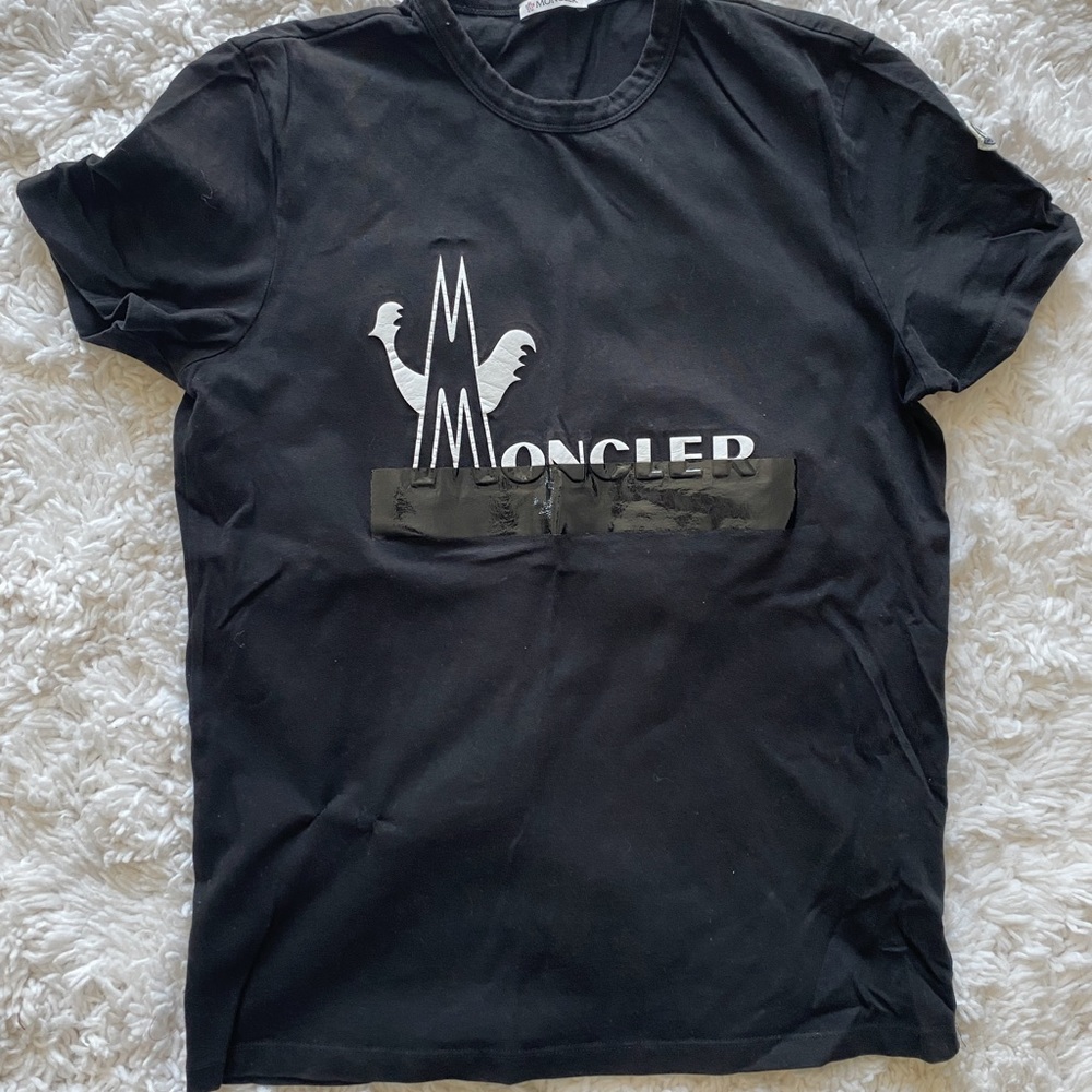 Moncler black small tee